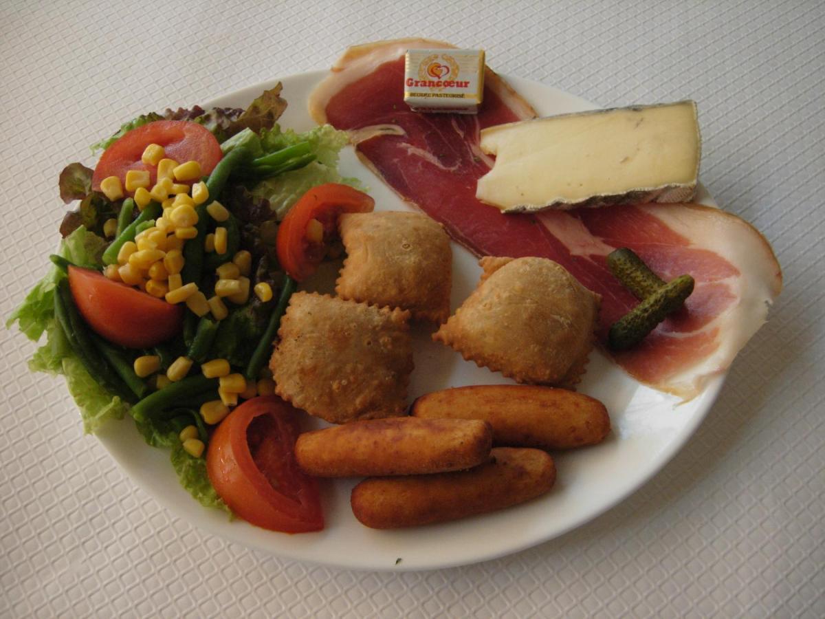 Hotel Restaurant Le Chamois Ancelle Buitenkant foto